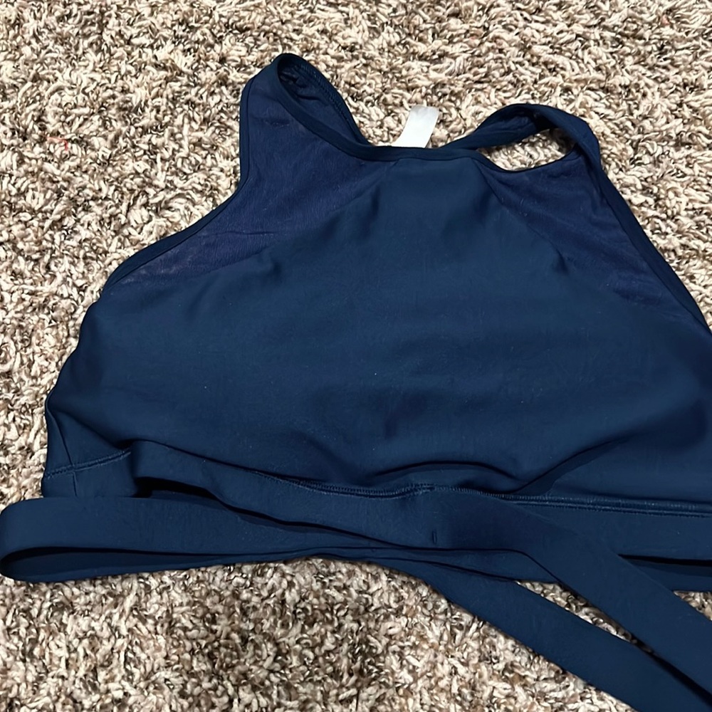 Womens under armour sports bra size large